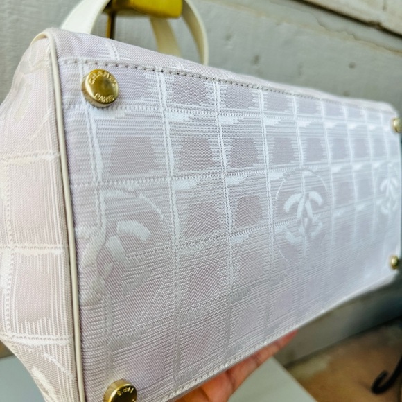 CHANEL travel line shoulder bag - Picture 9 of 17